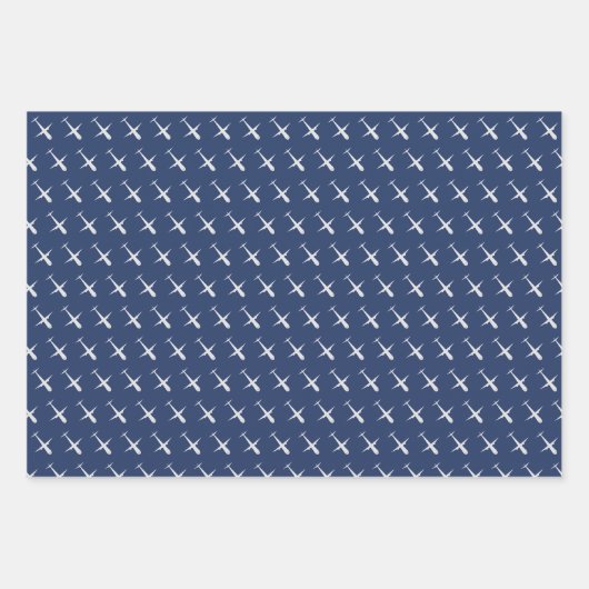 Flugzeug auf dunkelgraublauen Papierblättern Geschenkpapier Set (Vorderseite)