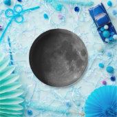 Flugzeug aus Papier. Foto Mond. Papierplatte Pappteller (Party)