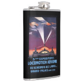 Flugzeug, das über Scheinwerfer-Plakat fliegt Flachmann (Rechts)