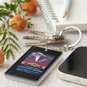 Flugzeug, das über Scheinwerfer-Plakat fliegt Schlüsselanhänger (Vorderseite rechts)