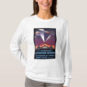 Flugzeug, das über Scheinwerfer-Plakat fliegt T-Shirt