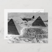 FLUGZEUG des Zweiten Weltkriegs, die über Pyramide Postkarte (Vorne/Hinten)
