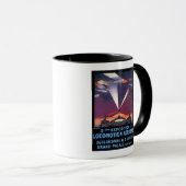 Flugzeug fliegt über Scheinwerferplakat Tasse (VorderseiteRechts)