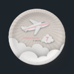 Flugzeug-Geburtstags-Party - Rosa Pappteller<br><div class="desc">Geburtstags-Party-Teller,  der eine Illustration eines Flugzeuges mit einem rosa Streifenfliegen über den Wolken kennzeichnet.  Personifizieren Sie den Namen und das Alter.</div>