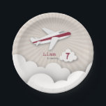 Flugzeug-Geburtstags-Party - Rot Pappteller<br><div class="desc">Geburtstags-Party-Teller,  der eine Illustration eines Flugzeuges mit einem roten Streifenfliegen über den Wolken kennzeichnet.  Personifizieren Sie den Namen und das Alter.</div>
