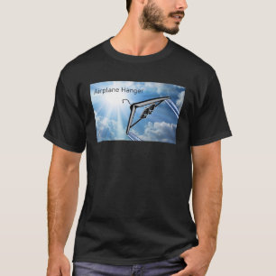Flugzeug Hangar hing am Flughafen Go Hang Sie T-Shirt