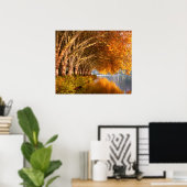 Flugzeug im Herbst über einem See Poster (Heimbüro)