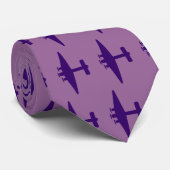 Flugzeug Tief Lila auf Dusty Plum Krawatte (Gerollt)
