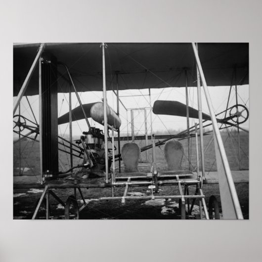 Flugzeug von Wright Brothers mit Pilot und Poster (Vorne)