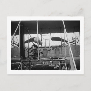 Flugzeug von Wright Brothers mit Pilot und Postkarte