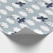 Flugzeug Wolken Muster Blue Sky Geschenkpapier (Ecke)