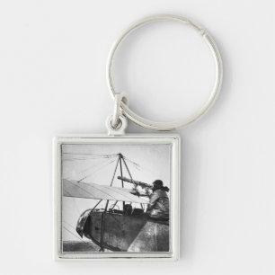 Flugzeugartillerist während des Kampfes des Schlüsselanhänger