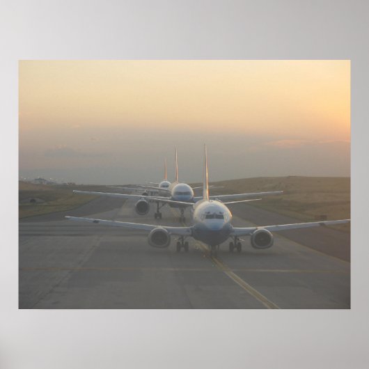 Flugzeuge auf der Piste Poster (Vorne)