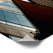 Flugzeuge, die über Gebäude fliegen Poster (Ecke)