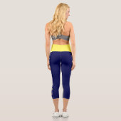 Flugzeuge mit blass gelbem Flugzeug Capri Leggings (Rückseite)