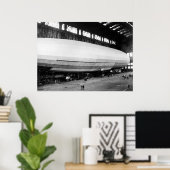 Flugzeuggarage in den 20er Jahren Poster (Heimbüro)