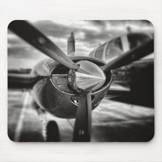Flugzeugpropeller Schwarz und Weiß Mousepad (Vorne)