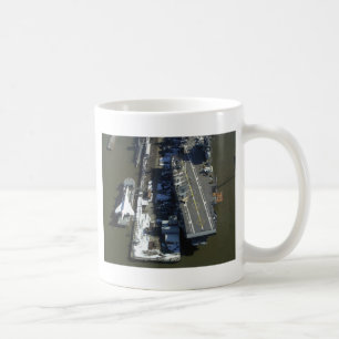 Flugzeugträger furchtloses New York City Kaffeetasse