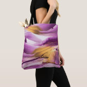 Fluid Art, lila goldmarmorierte Textur. Tasche (Von Nahem)