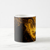 Fluide goldene Farbpartikel, die schön mit Kaffeetasse (Mittel)