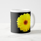 Fluorescent Yellow Marigold Tasse (Vorderseite Rechts)