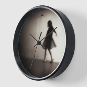 Flur, wo Schatten tanzt Uhr