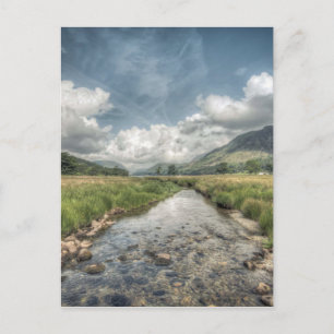 Fluss, der aus dem Buttermere-See in Windermere fl Postkarte
