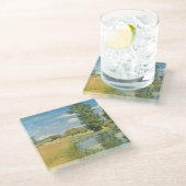 Fluss durch eine ernste Landschaft, Sommer Glasuntersetzer (Schrägansicht)