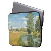 Fluss durch eine ernste Landschaft, Sommer Laptopschutzhülle (Vorderseite Links)