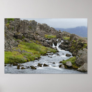 Fluss im Thingvellir-Nationalpark, Island Poster