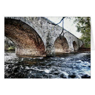 Fluss kreuzen darunter vorbei