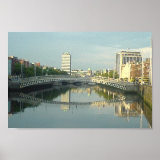 Fluss Liffey im Stadtzentrum von Dublin Poster (Vorne)