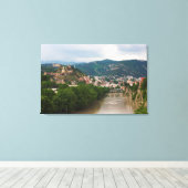 Fluss Mt'kvari Flows, Tiflis Leinwanddruck (Insitu (Holzboden))