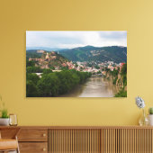 Fluss Mt'kvari Flows, Tiflis Leinwanddruck (Insitu (Wohnzimmer))