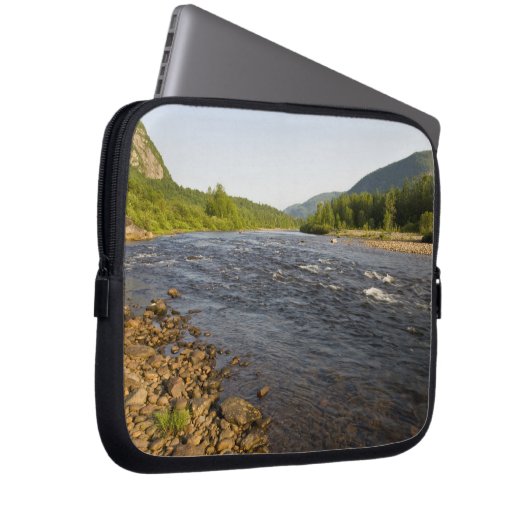 Fluss St. Marguerite in Parc du Saguenay. Laptopschutzhülle
