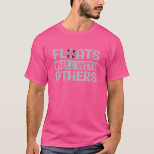 Fluss Tubing schwimmt gut mit anderen T-Shirt