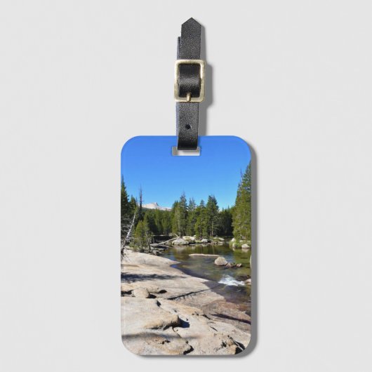Fluss Tuolumne mit Domspitze, Josemite, CA Gepäckanhänger (Vorderseite Vertikal)