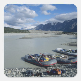Flussabwärtsfahren auf dem Alsek River Quadratischer Aufkleber