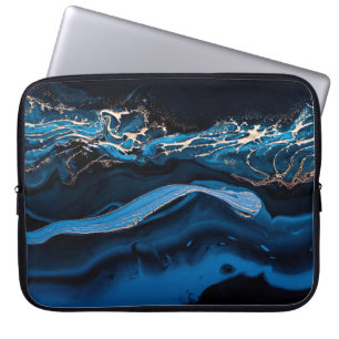 Flüssige Kunst. Flüssiges metallisches Gold in abs Laptopschutzhülle