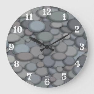 Flusskiesel mit weißen Zahlen Große Wanduhr