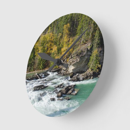 Flusslandschaft, Fraser RIver Runde Wanduhr (Winkel)
