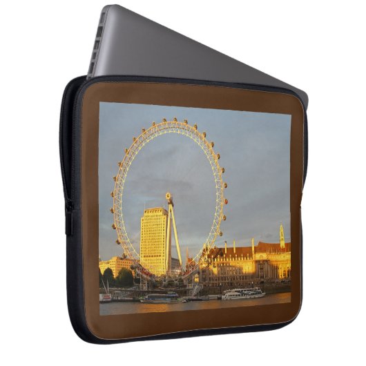 Flussufer Laptopschutzhülle (Vorne Rechts)