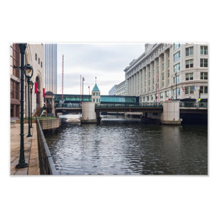 Flussufer und Architektur im Zentrum von Milwaukee Fotodruck