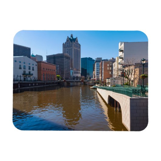 Flussufer von Kilbourn Straße in Milwaukee Magnet (Horizontal)