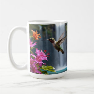 "Flüstern der Natur: Kolibri, Wasserfall Kaffeetasse