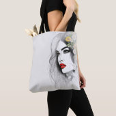 Flüstern der Natur - Weibliche Schönheit im Blut Tasche (Von Nahem)