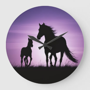 Flüstern unter der violetten Uhr
