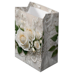 Flüstern von Elegance: Rose, Spitzen und zeitlose  Mittlere Geschenktüte
