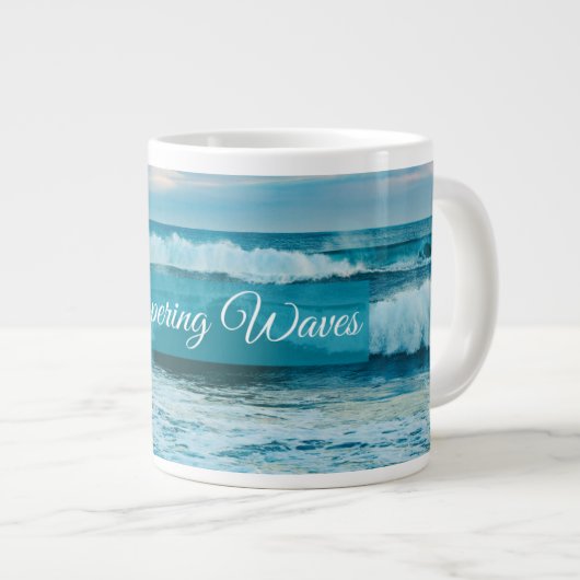 Flüsterwellen: Ozeanisch Inspiriert ASMR Jumbo-Tasse (Vorderseite Rechts)