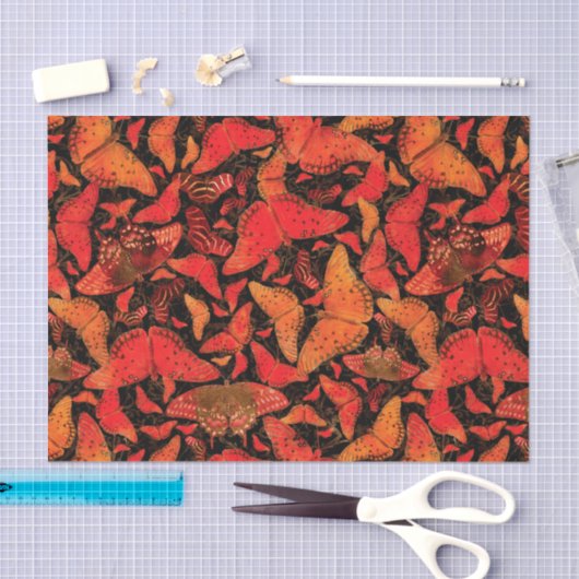 Flutterby Fall-Schmetterlinge auf Schwarzem Seidenpapier (Handwerk)